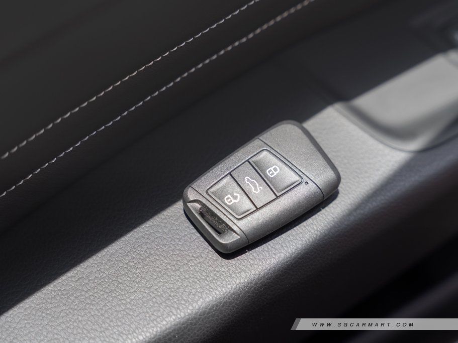 https://i.i-sgcm.com/new_cars/cars/12225/12225_g172