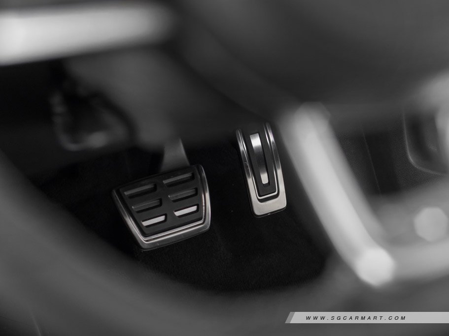 https://i.i-sgcm.com/new_cars/cars/12225/12225_g56