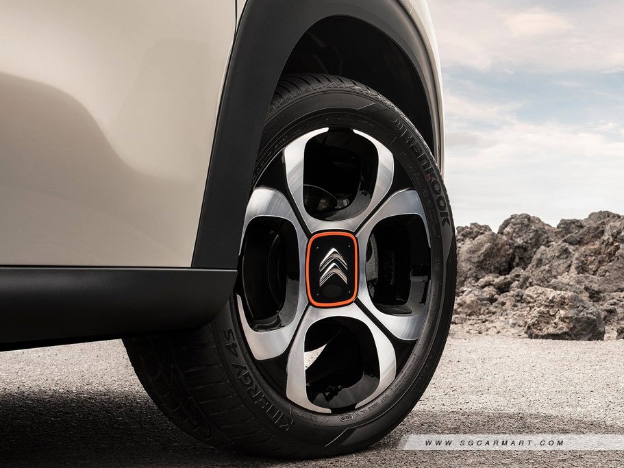 https://i.i-sgcm.com/new_cars/cars/12227/12227_g7