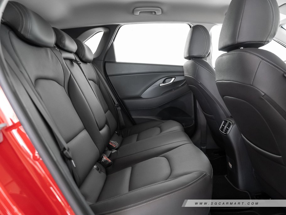 https://i.i-sgcm.com/new_cars/cars/12230/12230_g105