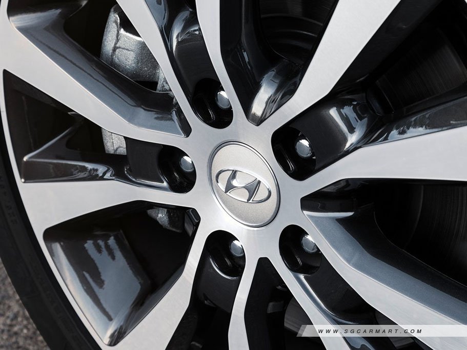 https://i.i-sgcm.com/new_cars/cars/12230/12230_g14