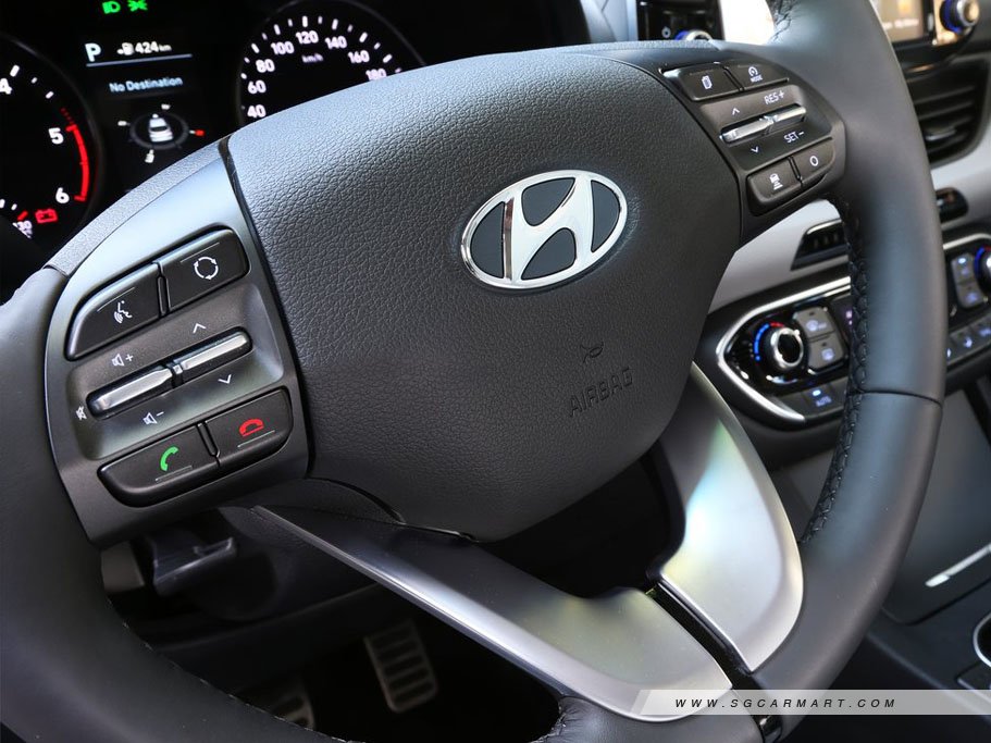 https://i.i-sgcm.com/new_cars/cars/12230/12230_g23