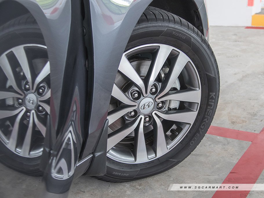 https://i.i-sgcm.com/new_cars/cars/12230/12230_g40