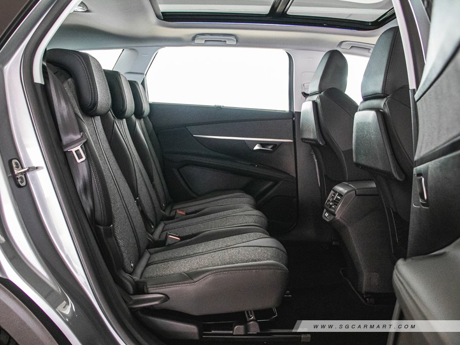 https://i.i-sgcm.com/new_cars/cars/12233/12233_g131