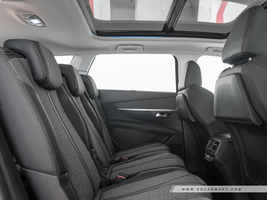 https://i.i-sgcm.com/new_cars/cars/12233/12233_g25
