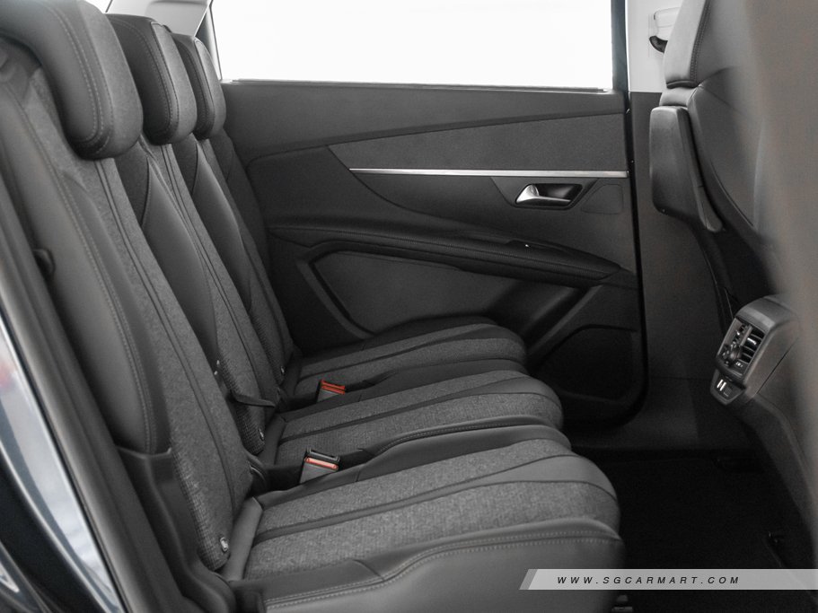 https://i.i-sgcm.com/new_cars/cars/12233/12233_g94