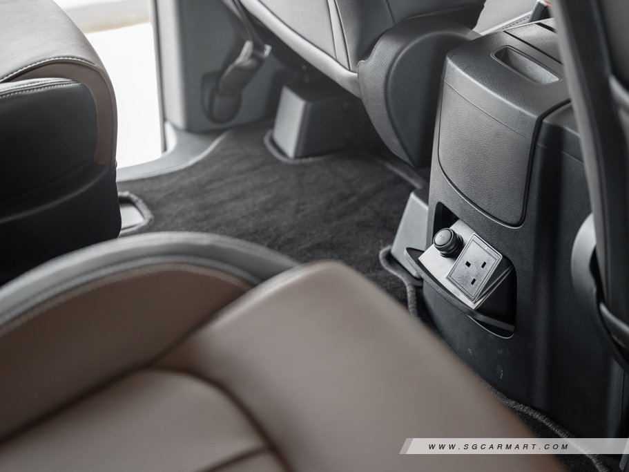 https://i.i-sgcm.com/new_cars/cars/12237/12237_g40