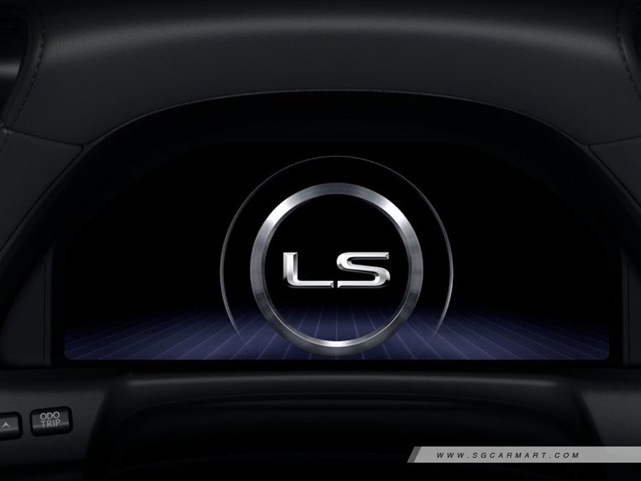 https://i.i-sgcm.com/new_cars/cars/12243/12243_g74