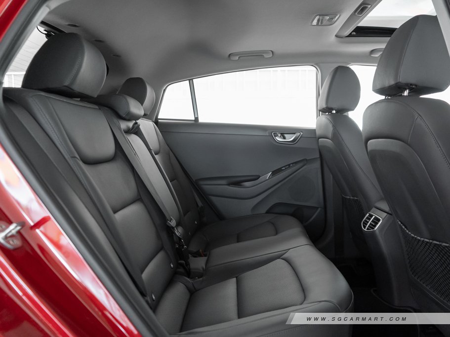 https://i.i-sgcm.com/new_cars/cars/12246/12246_g104