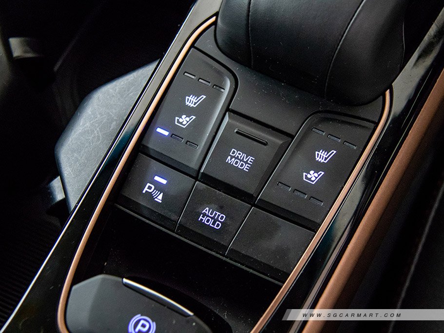https://i.i-sgcm.com/new_cars/cars/12246/12246_g31