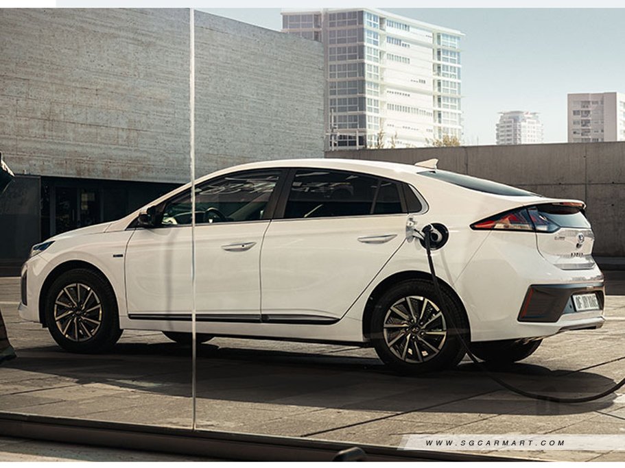 https://i.i-sgcm.com/new_cars/cars/12246/12246_g45