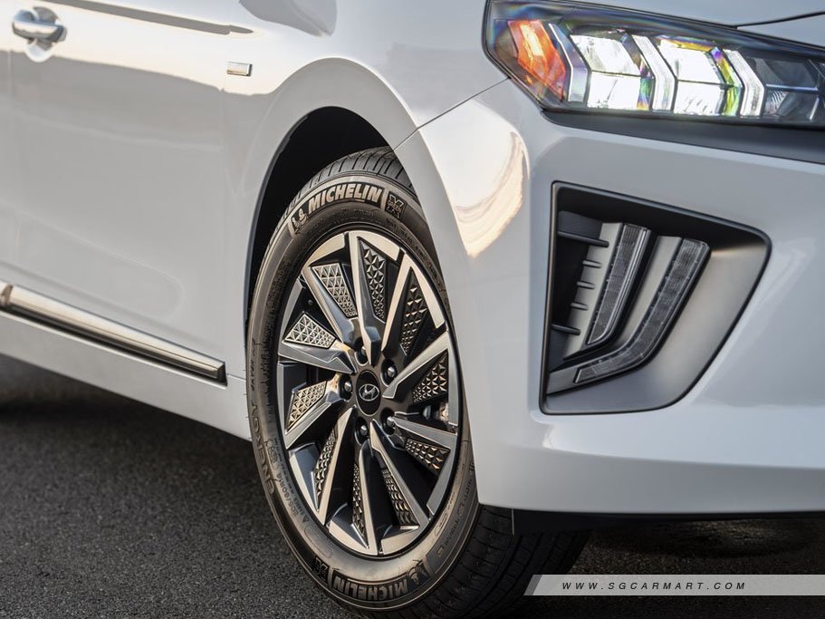 https://i.i-sgcm.com/new_cars/cars/12246/12246_g51
