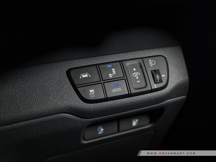 https://i.i-sgcm.com/new_cars/cars/12246/12246_g90