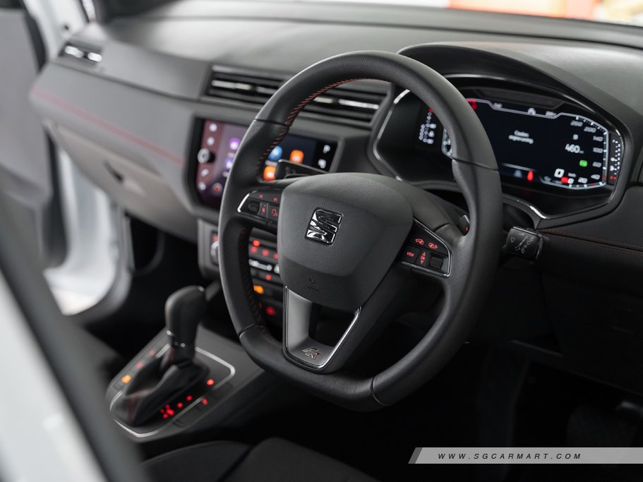 https://i.i-sgcm.com/new_cars/cars/12247/12247_g104