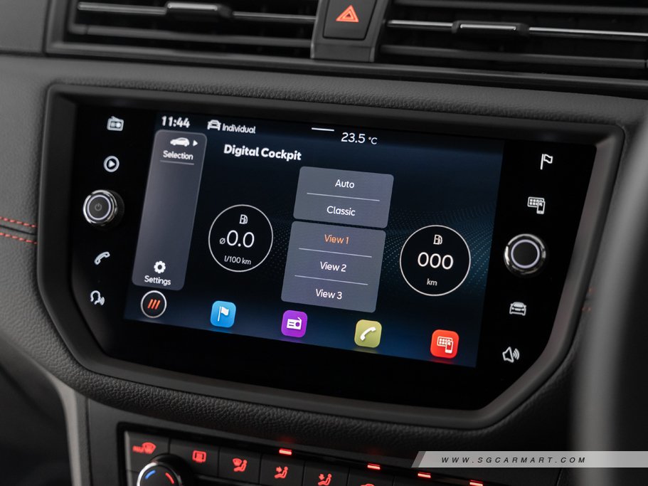 https://i.i-sgcm.com/new_cars/cars/12247/12247_g113