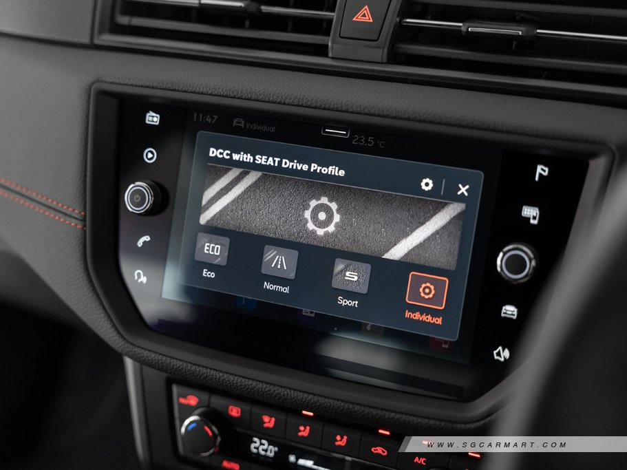 https://i.i-sgcm.com/new_cars/cars/12247/12247_g114