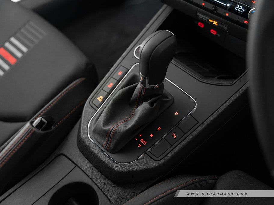 https://i.i-sgcm.com/new_cars/cars/12247/12247_g118