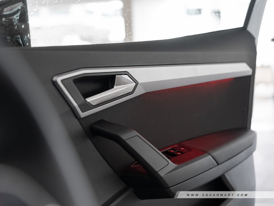 https://i.i-sgcm.com/new_cars/cars/12247/12247_g125