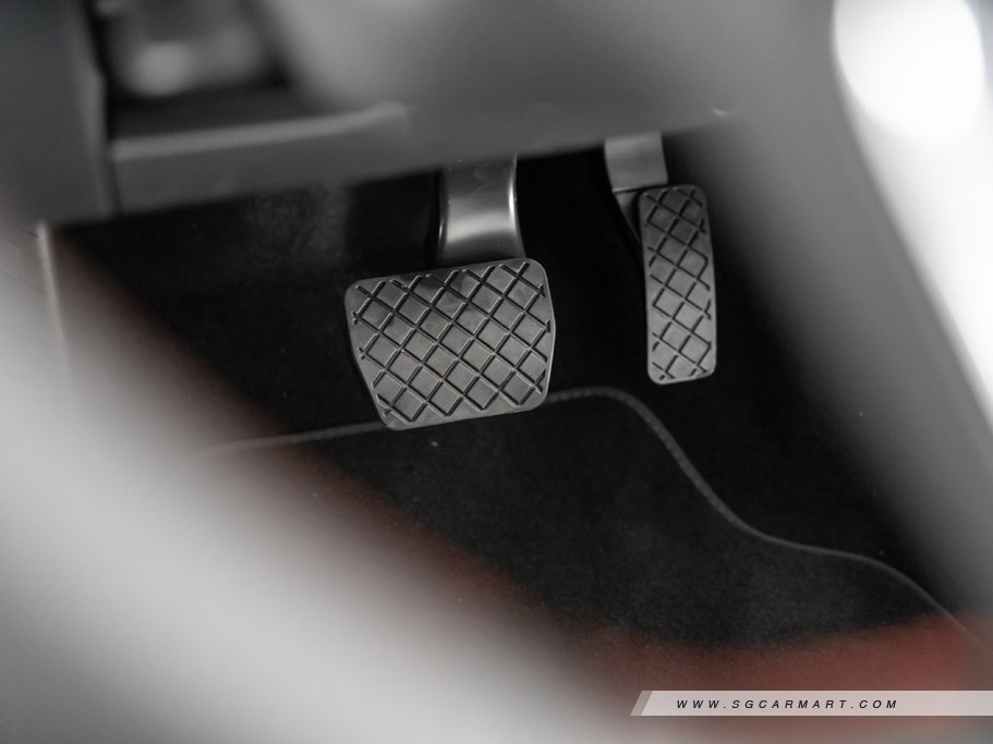 https://i.i-sgcm.com/new_cars/cars/12247/12247_g127