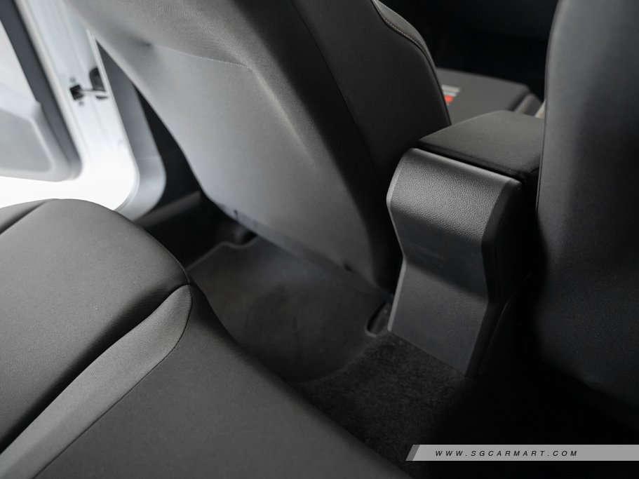 https://i.i-sgcm.com/new_cars/cars/12247/12247_g131