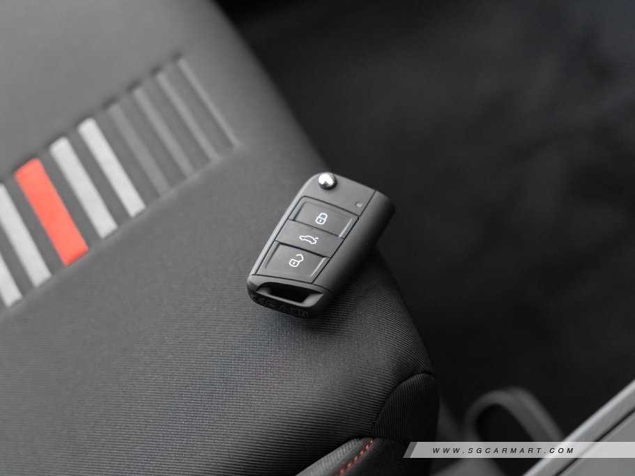 https://i.i-sgcm.com/new_cars/cars/12247/12247_g134