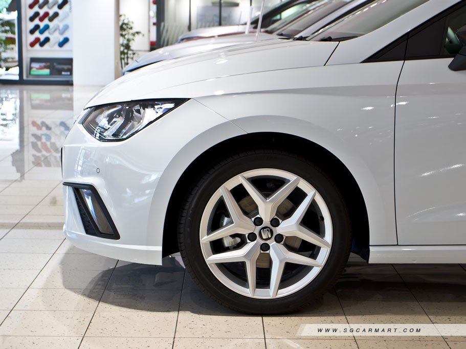 https://i.i-sgcm.com/new_cars/cars/12247/12247_g69