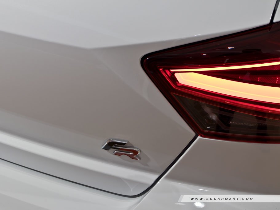 https://i.i-sgcm.com/new_cars/cars/12247/12247_g70