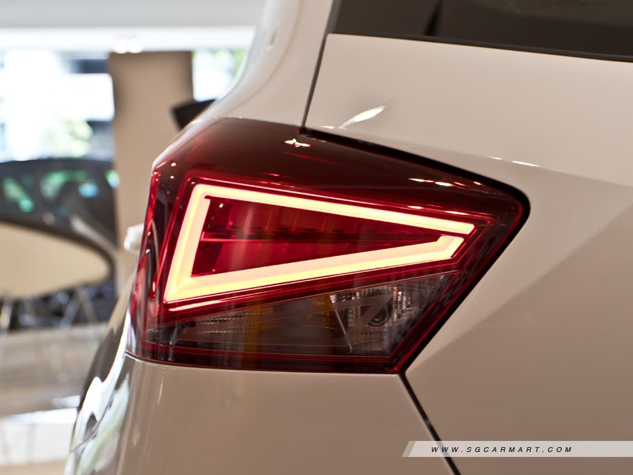 https://i.i-sgcm.com/new_cars/cars/12247/12247_g71