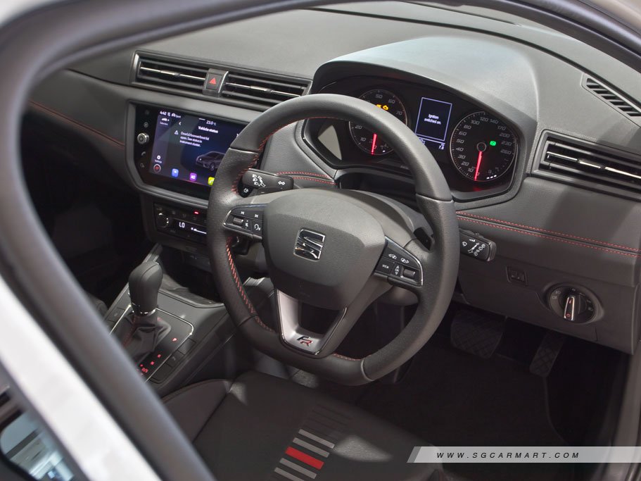 https://i.i-sgcm.com/new_cars/cars/12247/12247_g74