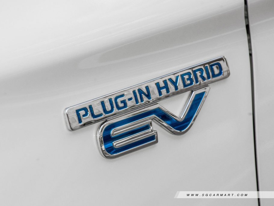 https://i.i-sgcm.com/new_cars/cars/12250/12250_g12