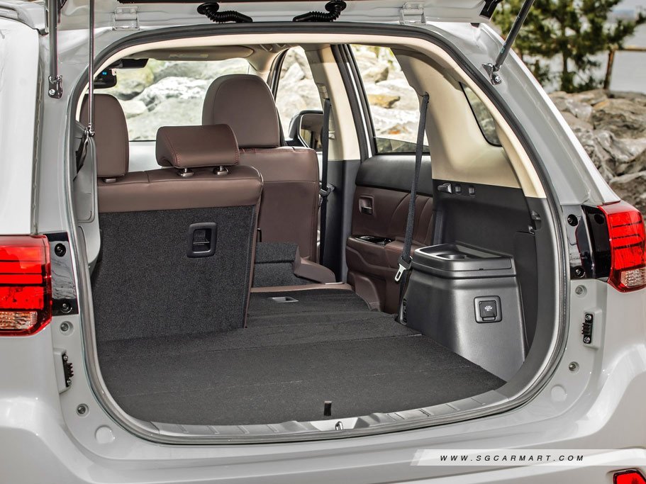 https://i.i-sgcm.com/new_cars/cars/12250/12250_g15