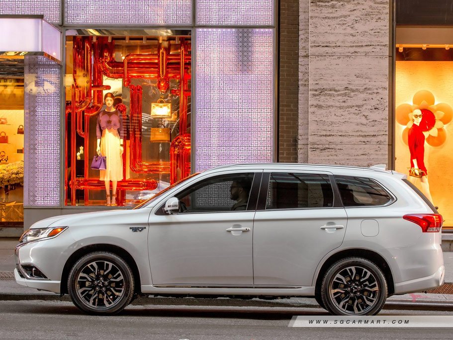 https://i.i-sgcm.com/new_cars/cars/12250/12250_g6