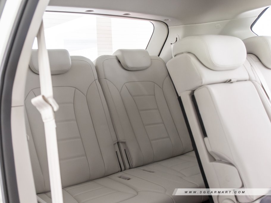 https://i.i-sgcm.com/new_cars/cars/12256/12256_g102