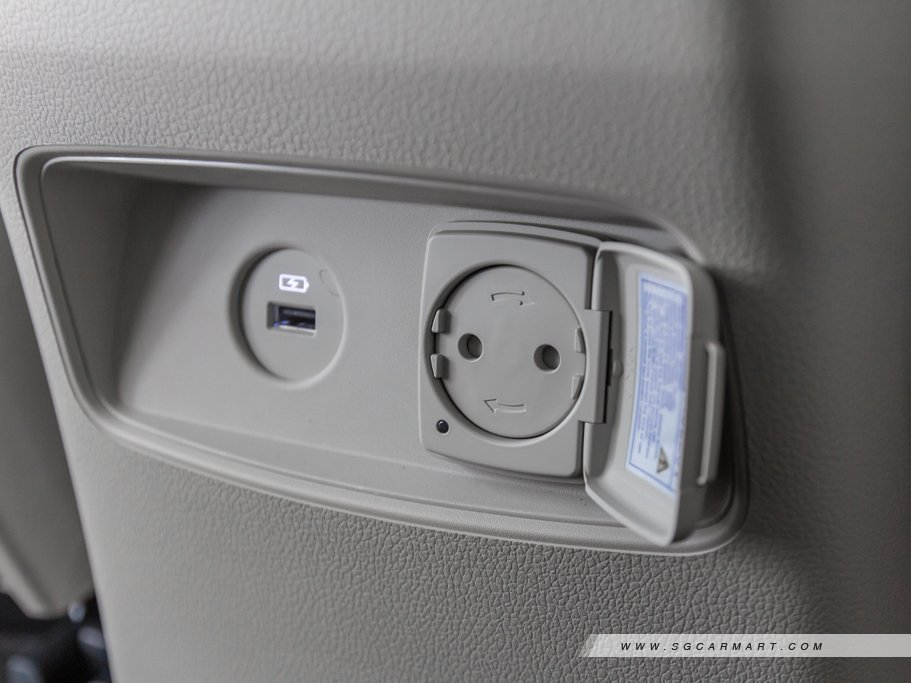https://i.i-sgcm.com/new_cars/cars/12256/12256_g104