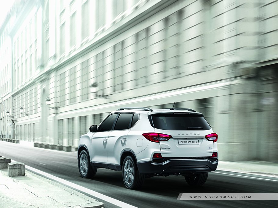https://i.i-sgcm.com/new_cars/cars/12256/12256_g15