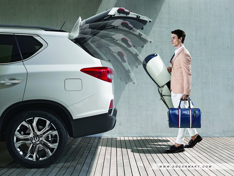 https://i.i-sgcm.com/new_cars/cars/12256/12256_g19