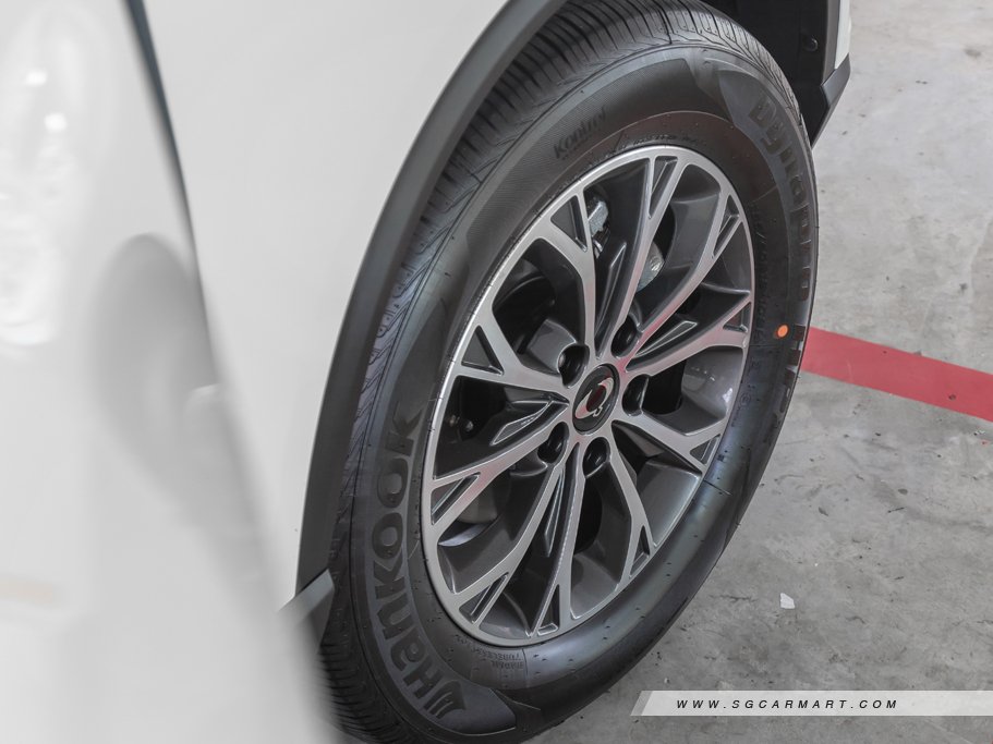 https://i.i-sgcm.com/new_cars/cars/12256/12256_g76