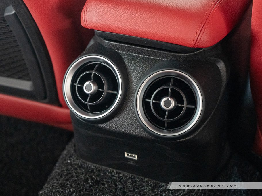 https://i.i-sgcm.com/new_cars/cars/12258/12258_g103