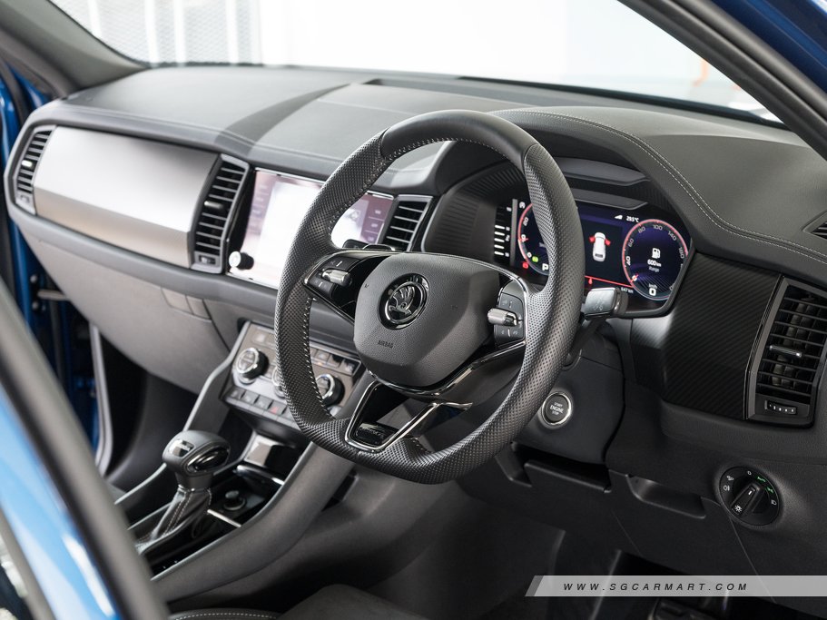 https://i.i-sgcm.com/new_cars/cars/12264/12264_g104