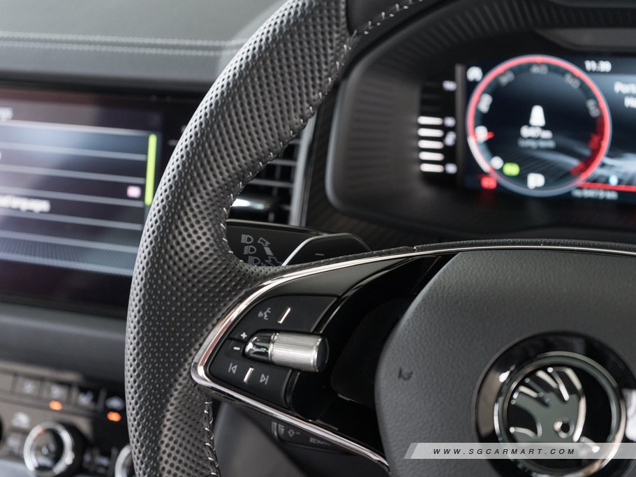 https://i.i-sgcm.com/new_cars/cars/12264/12264_g106