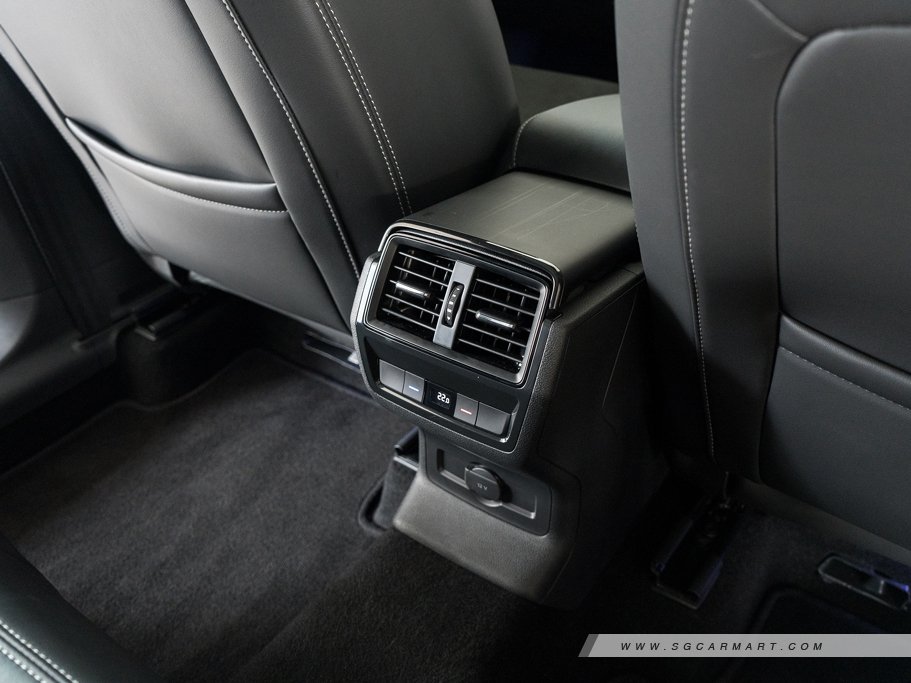 https://i.i-sgcm.com/new_cars/cars/12264/12264_g120