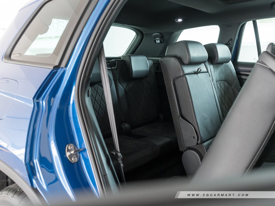 https://i.i-sgcm.com/new_cars/cars/12264/12264_g121