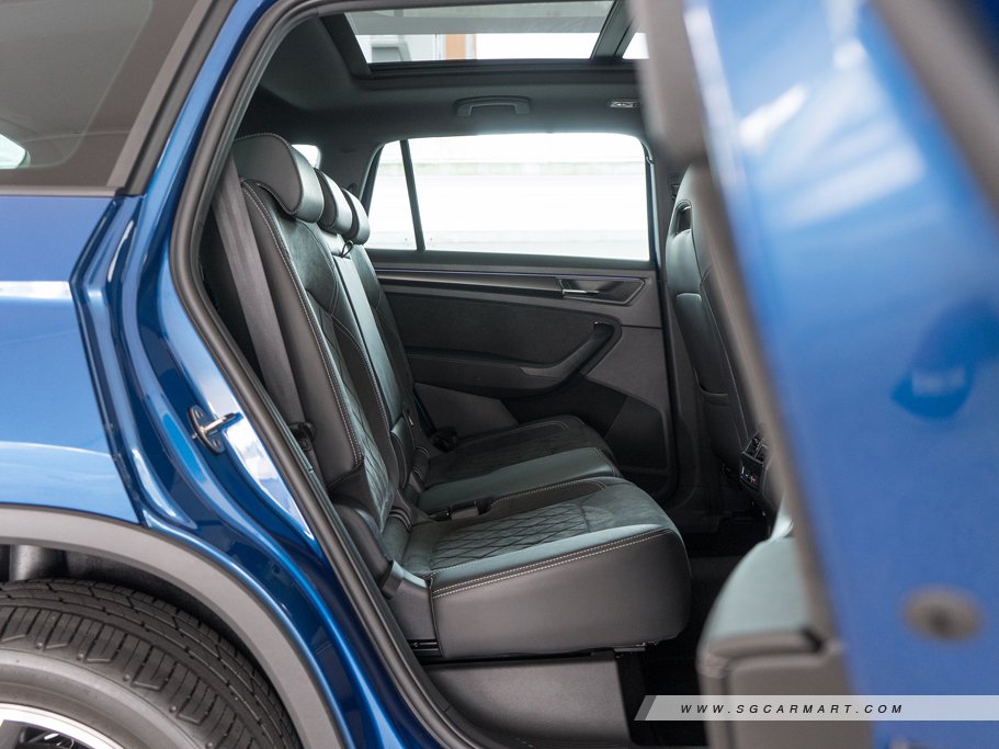 https://i.i-sgcm.com/new_cars/cars/12264/12264_g126