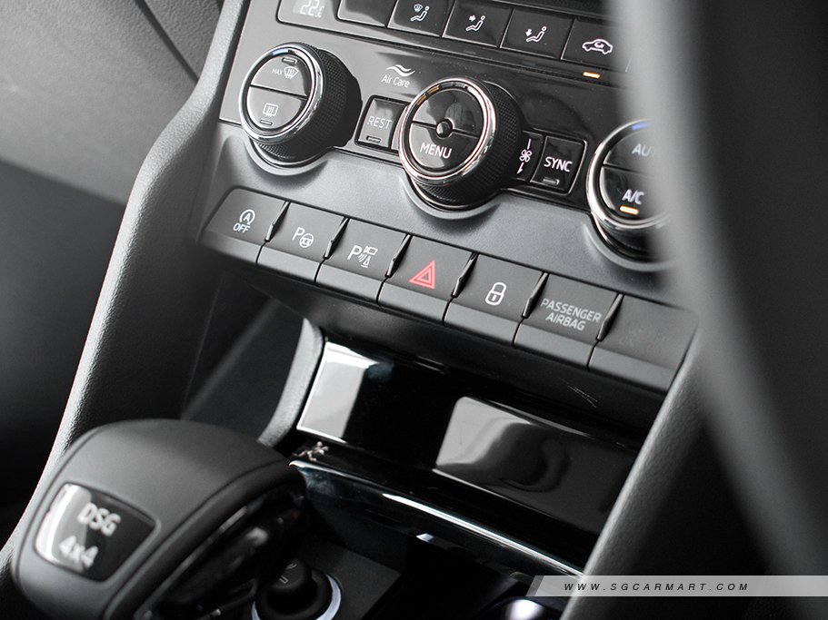 https://i.i-sgcm.com/new_cars/cars/12264/12264_g21