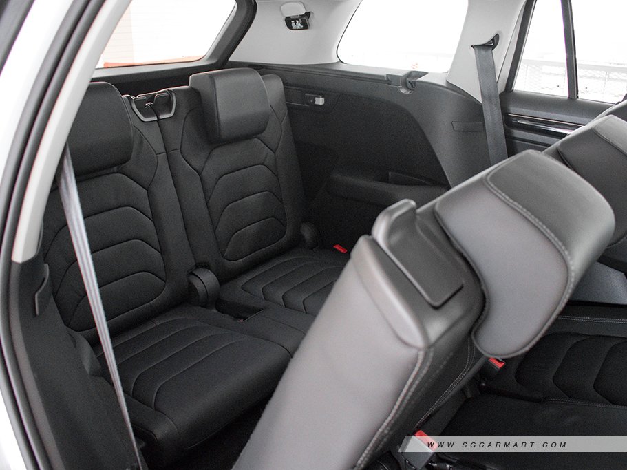 https://i.i-sgcm.com/new_cars/cars/12264/12264_g30