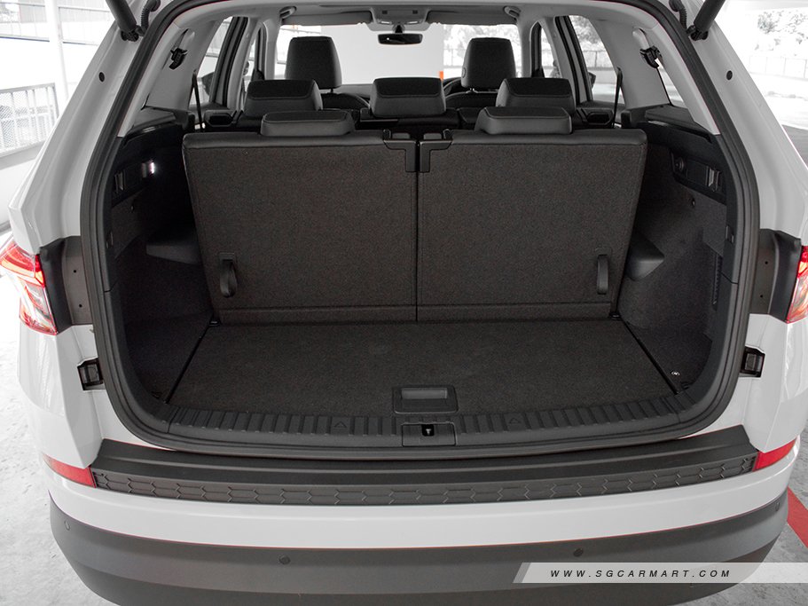 https://i.i-sgcm.com/new_cars/cars/12264/12264_g33