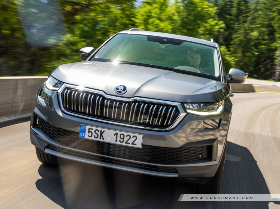 https://i.i-sgcm.com/new_cars/cars/12264/12264_g38