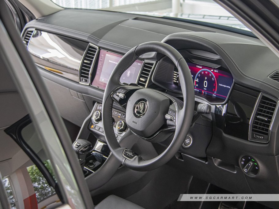 https://i.i-sgcm.com/new_cars/cars/12264/12264_g75