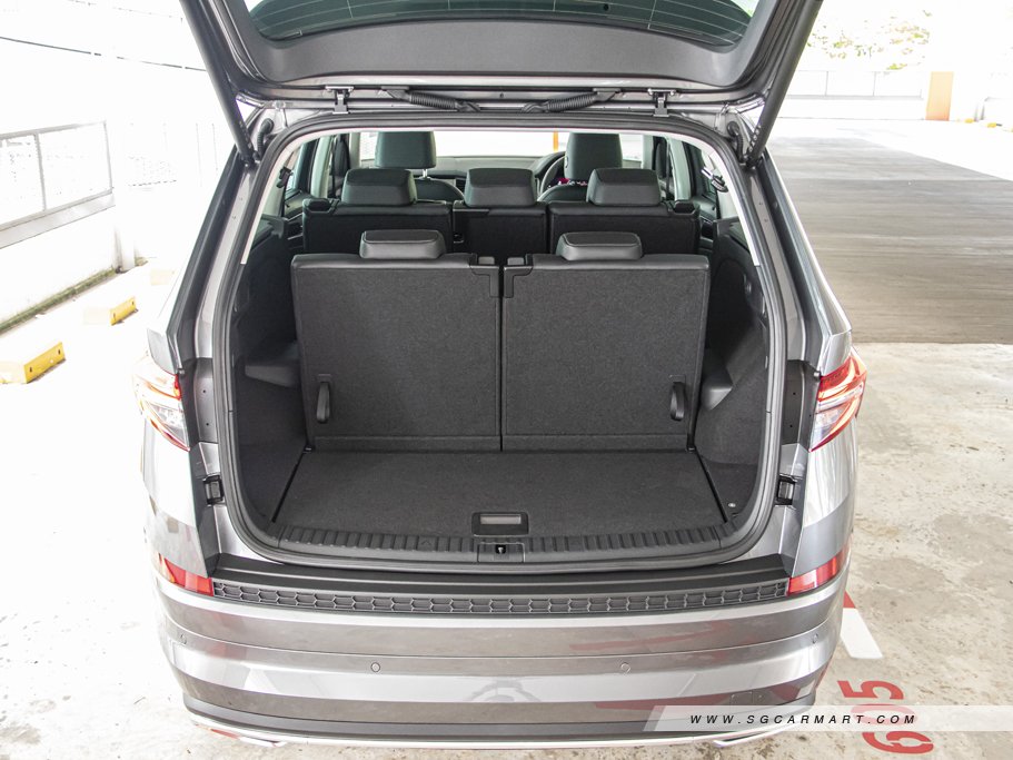 https://i.i-sgcm.com/new_cars/cars/12264/12264_g90