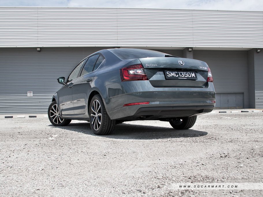 https://i.i-sgcm.com/new_cars/cars/12265/12265_g13